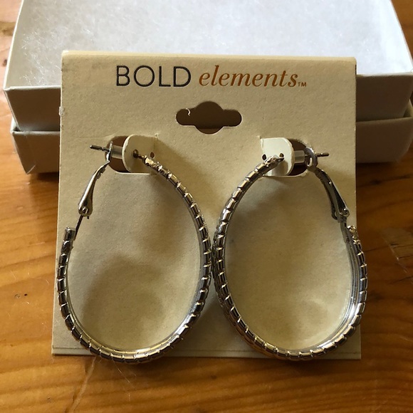 Silver hoop earrings! - Picture 1 of 2